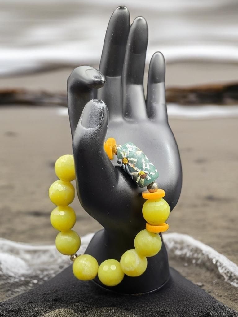 Beautiful Woman&#39;s Green Agate with Glass Tube Focal