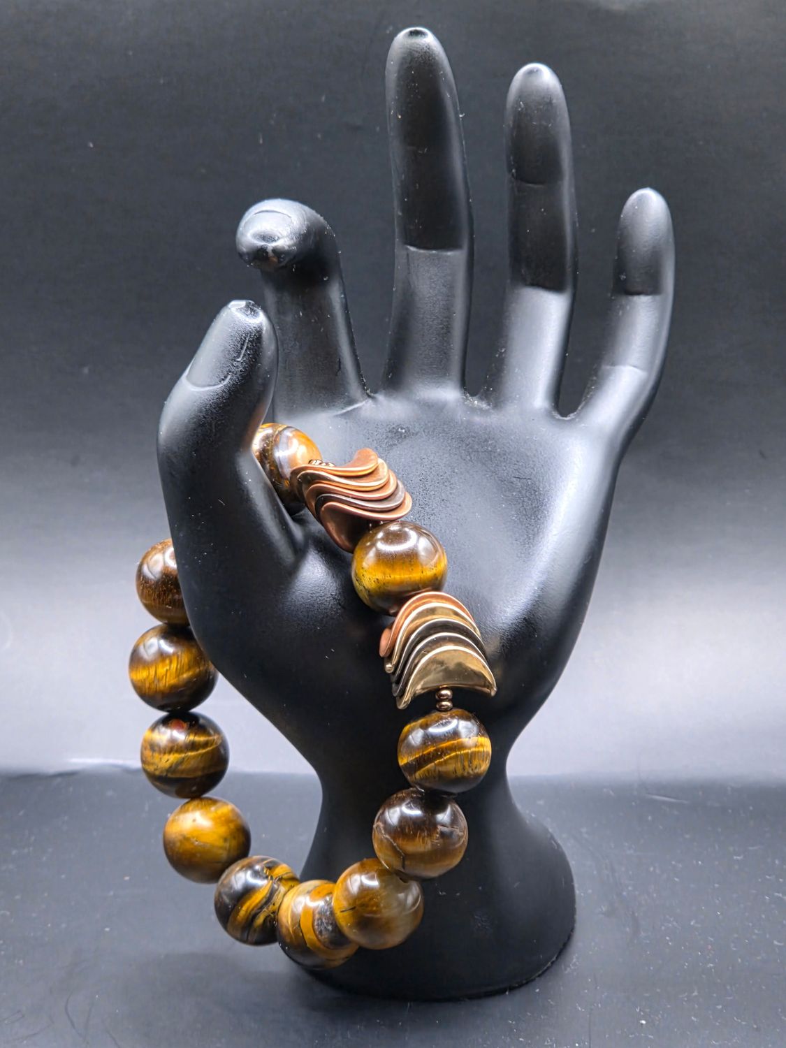 Beautiful Men&#39;s Tigar with focal