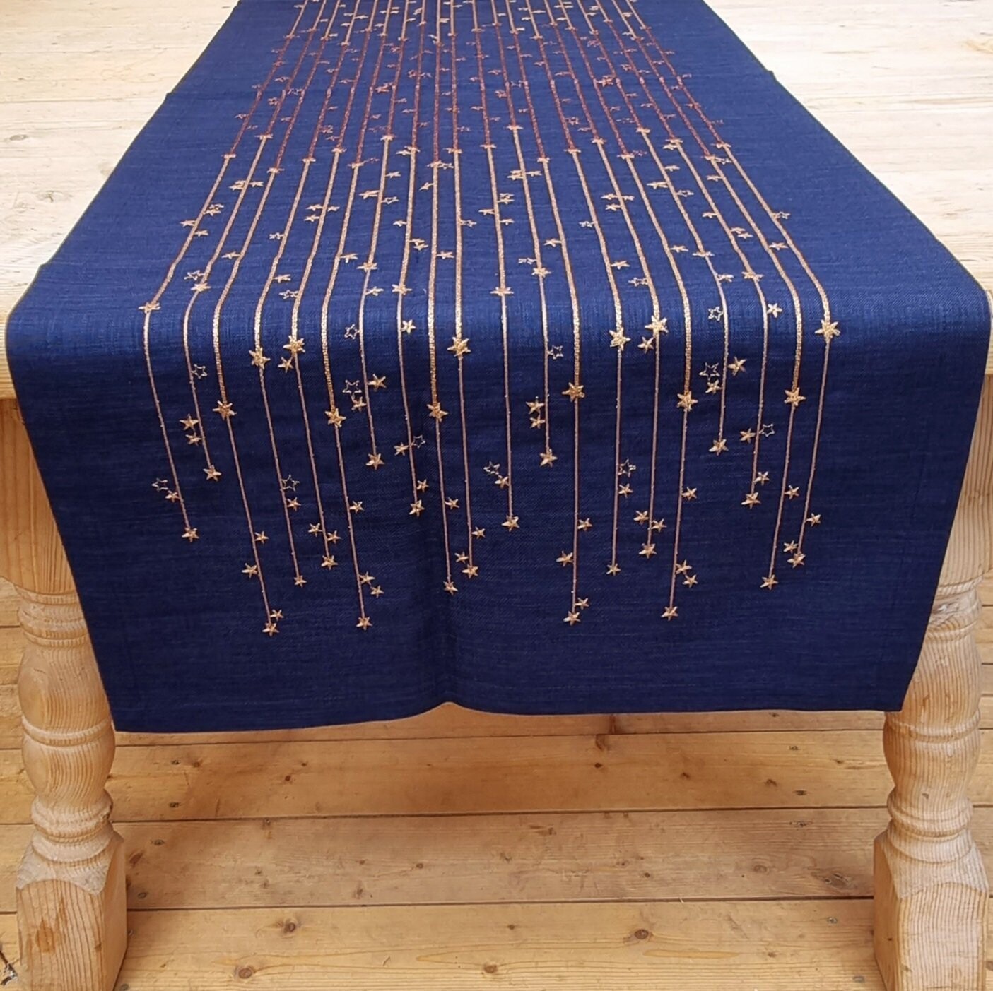 Sander exklusiver Tischläufer Star Rain Loft mit hochwertiger Stickerei  dunkelblau