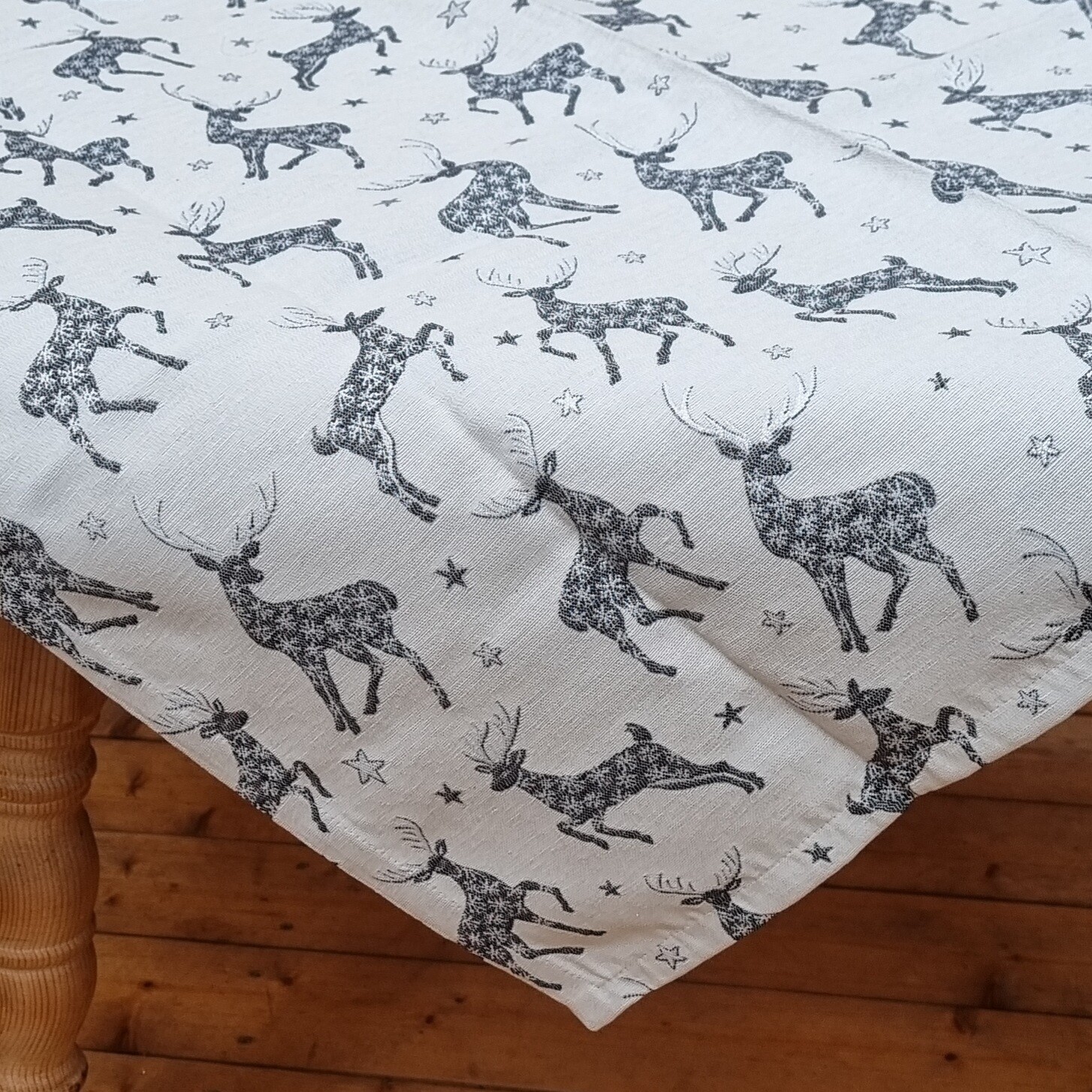Tischdecke "Sparkle Deer" 85x85