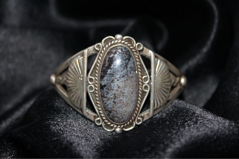 Sterling Silver Bracelet with one Agate Cabochon