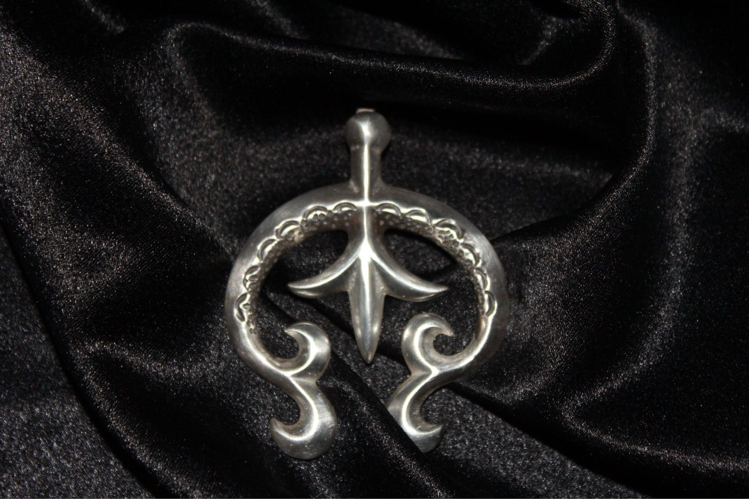 Stamped Sand Cast Naja