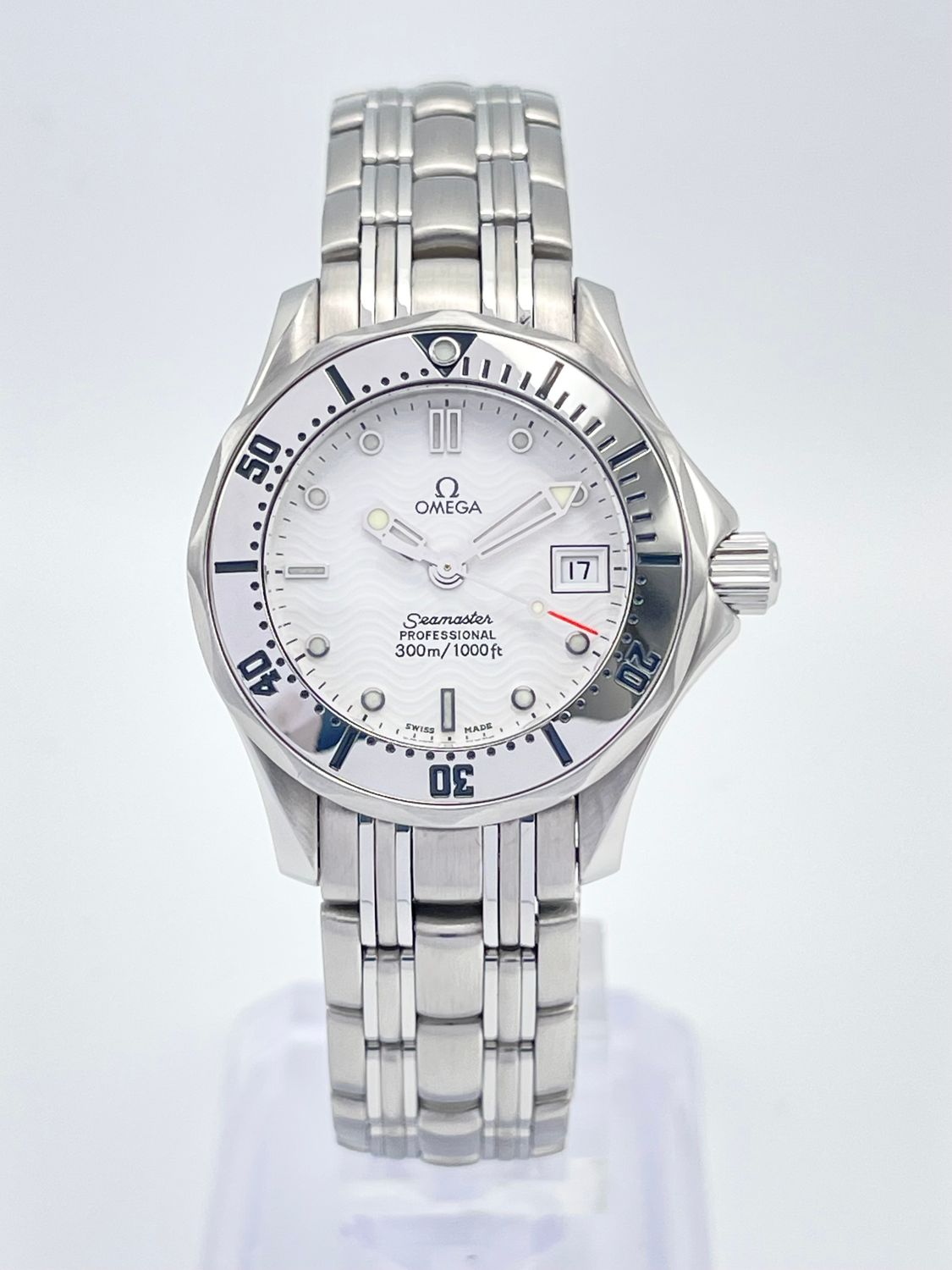Omega Seamaster Professional 300m 2582.20 White Dial 28mm Ladies Quartz Papers