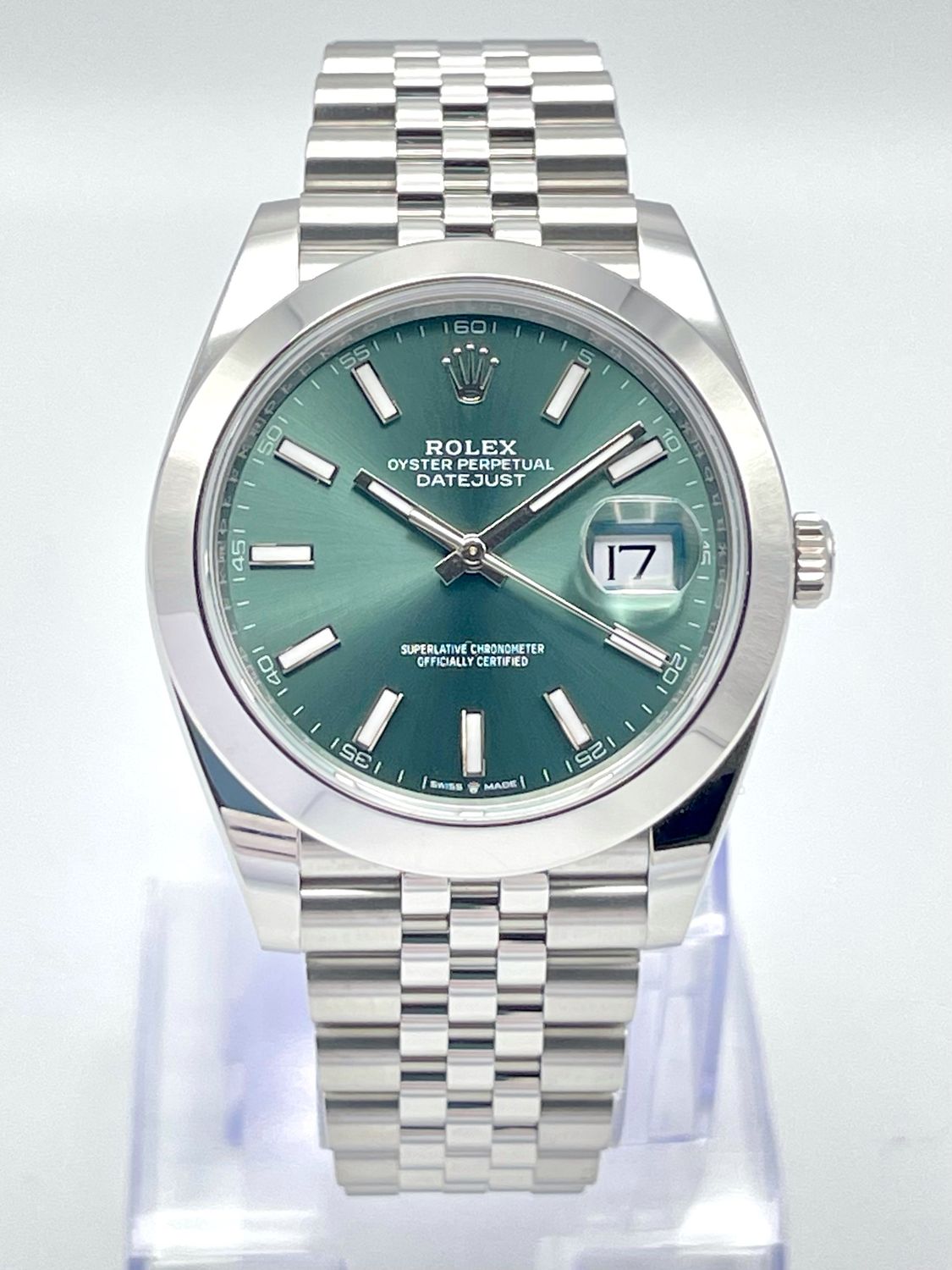 Rolex Datejust 126300 41mm Mint Green Dial Smooth Bezel Jubilee Papers 2025