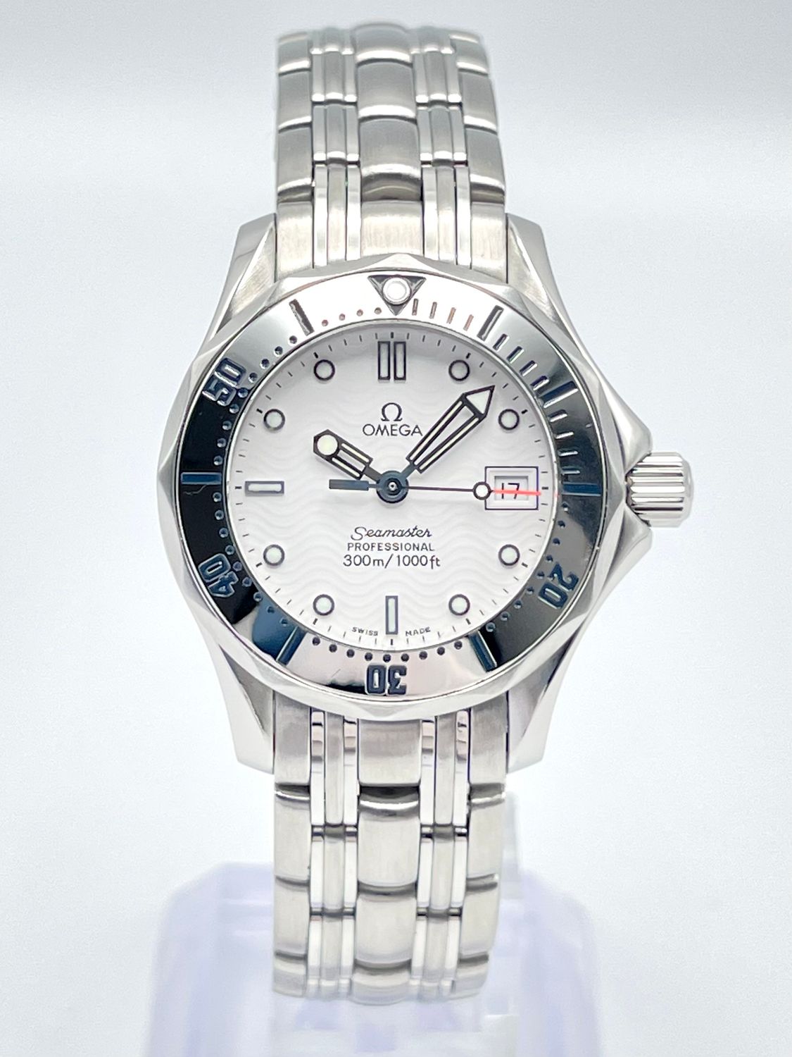 Omega Seamaster Professional 300m 2582.20 White Dial 28mm Ladies Quartz Box