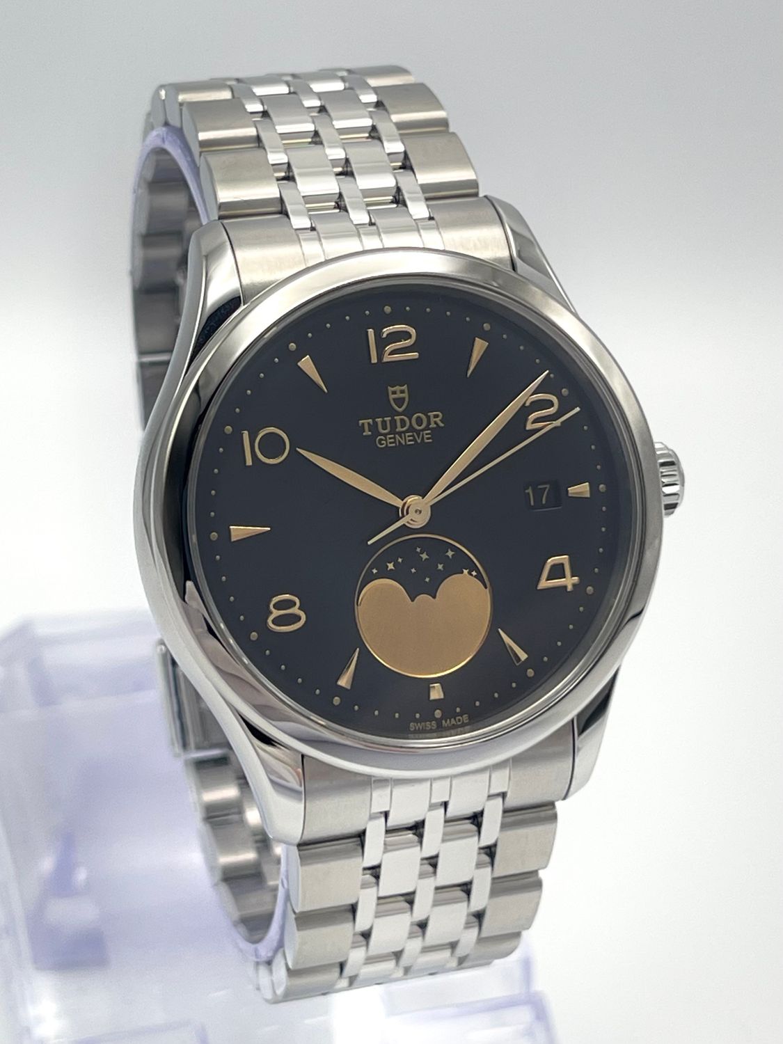 Tudor 1926 Luna 39mm 91560 MoonPhase Black Dial Smooth Bezel Jubilee Papers 2026