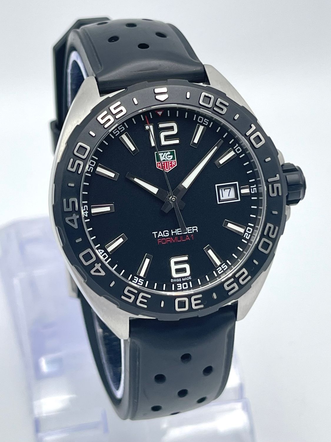 Tag Heuer Formula 1 Date WAZ1110 41mm Black Dial Quartz Rubber Papers