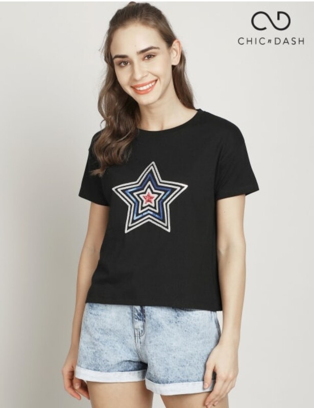 Chic and dash printed T-shirt for women