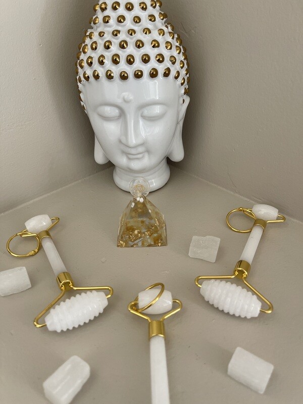 Natural White Jade Roller: A Tool for Deep Connection and Calm