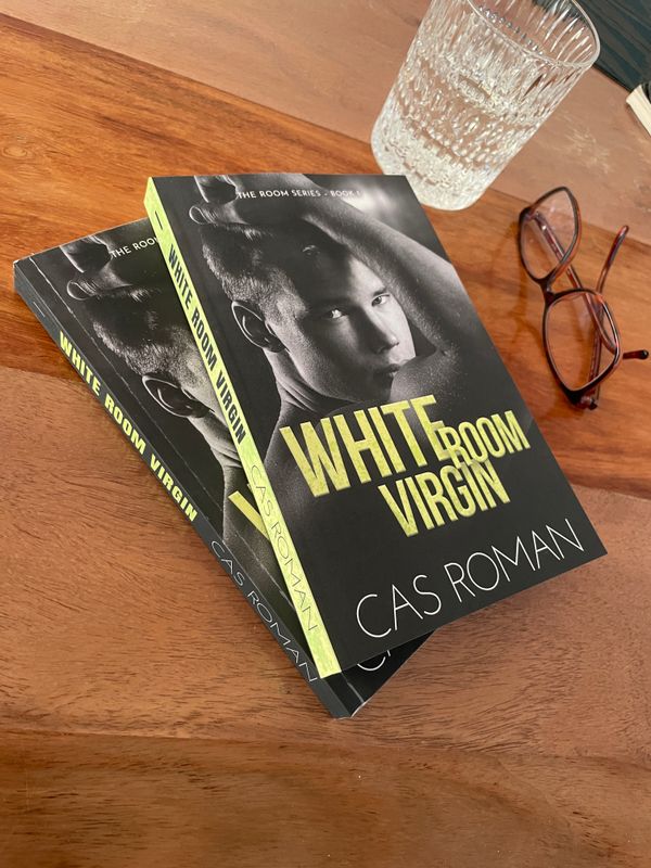 White Room Virgin (engl. Edition) - Verkauf nur für DACH-Raum