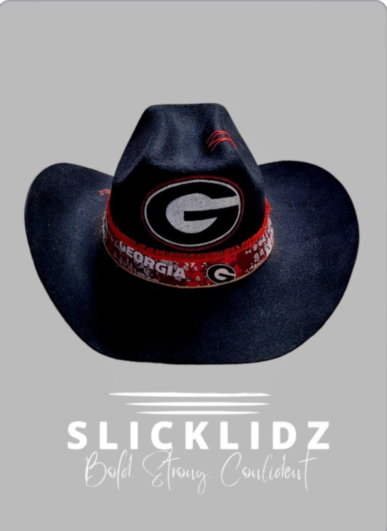 Slicklidz Custom Hand Painted Cowboy/cowgirl Georgia Bulldogs hat Slicklidz Custom Hand Painted Cowboy/cowgirl Georgia Bulldogs hat