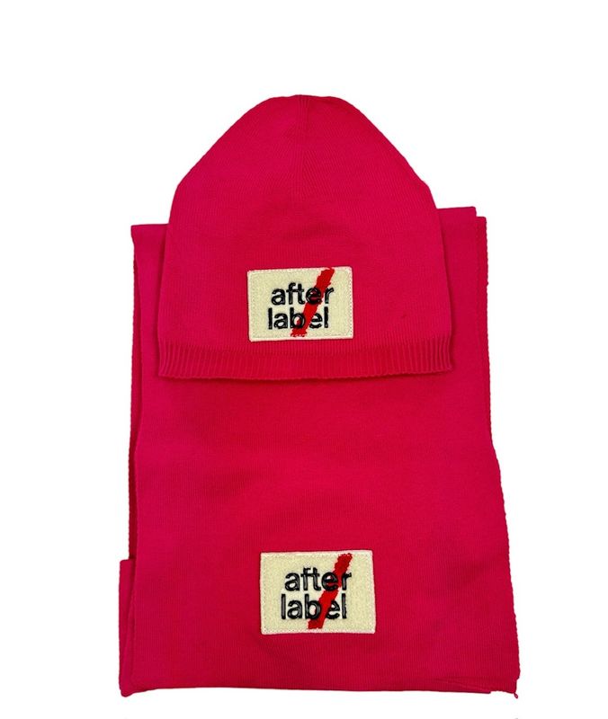 After Label set fuchsia