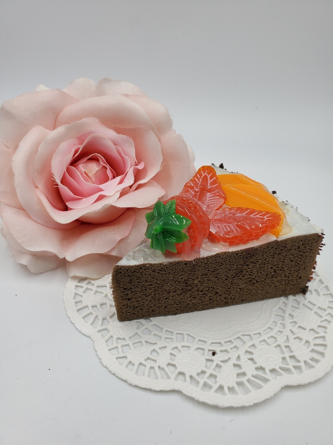 Magnet: Cake Slice "Choc/ Strawberry"
