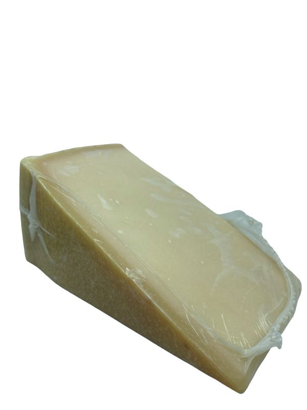 Queso Grana Padano Cuña 1.3 Kg aprox