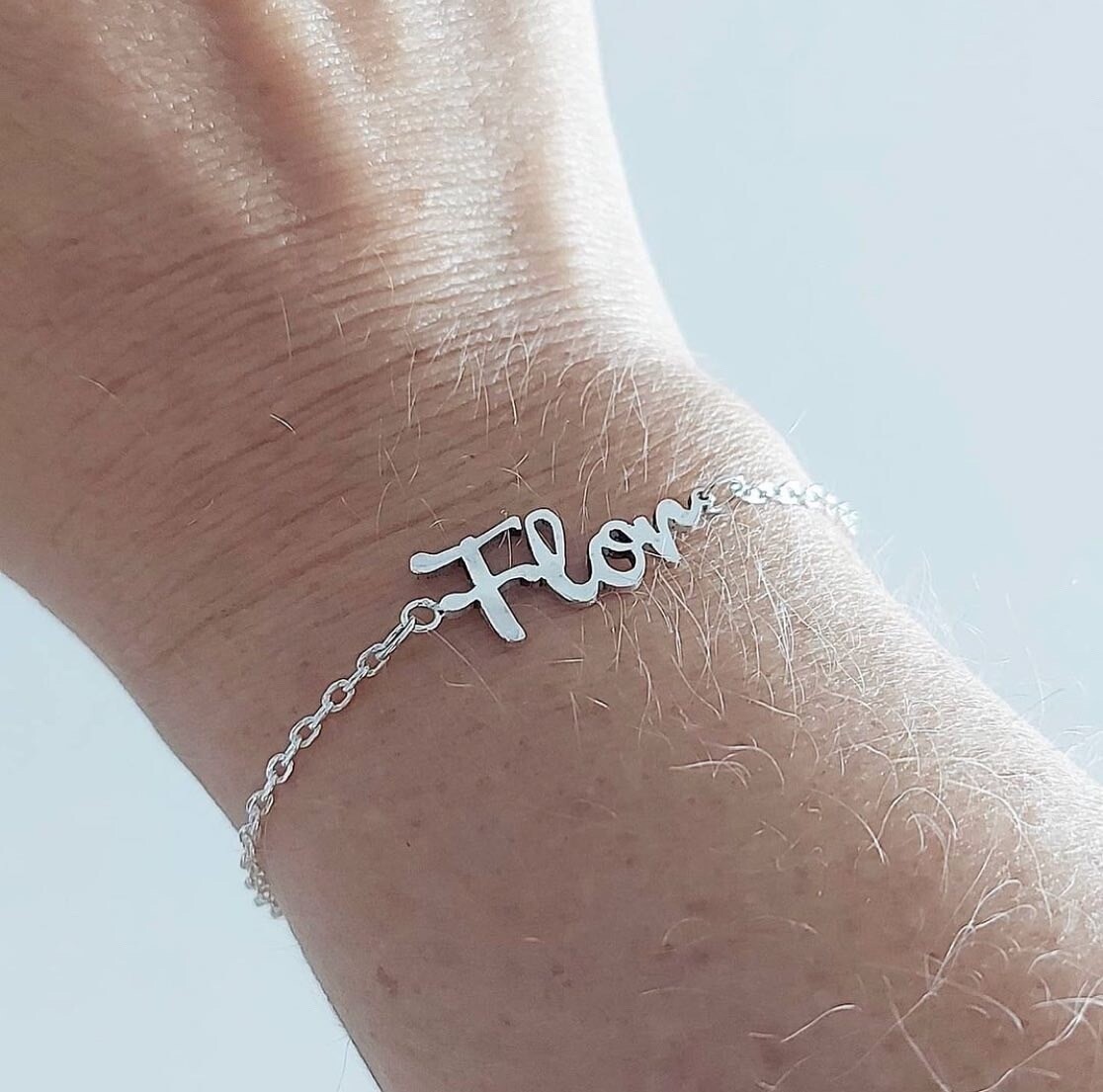 Pulsera nombre cursiva
