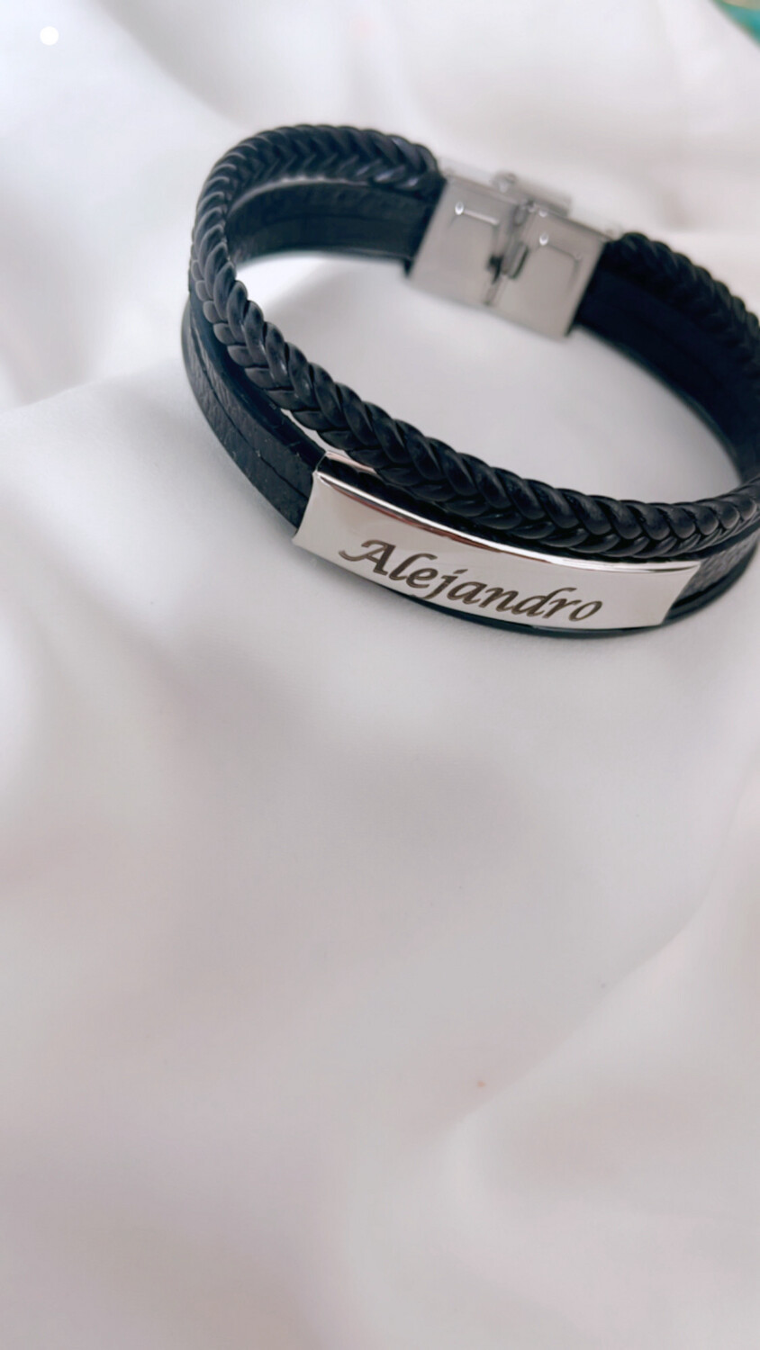 Pulsera cuerina