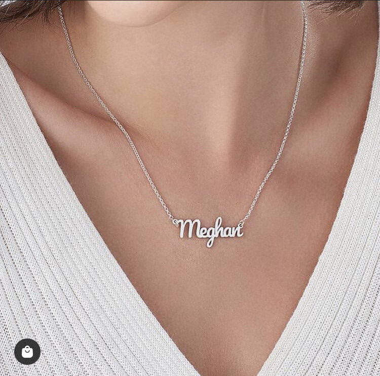Collar nombre en Plata cursiva