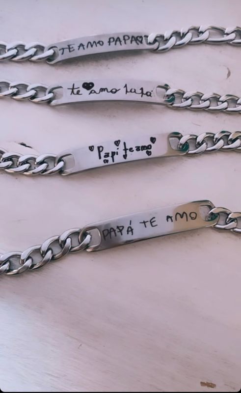 Pulsera grabada