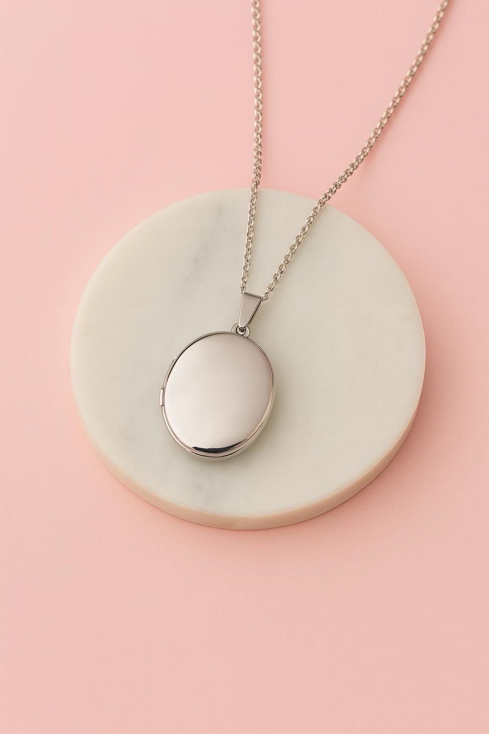 Relicario oval