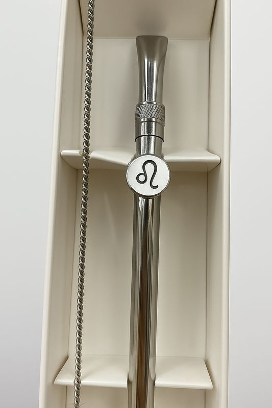 Bombilla en alpaca con aplique en plata 925