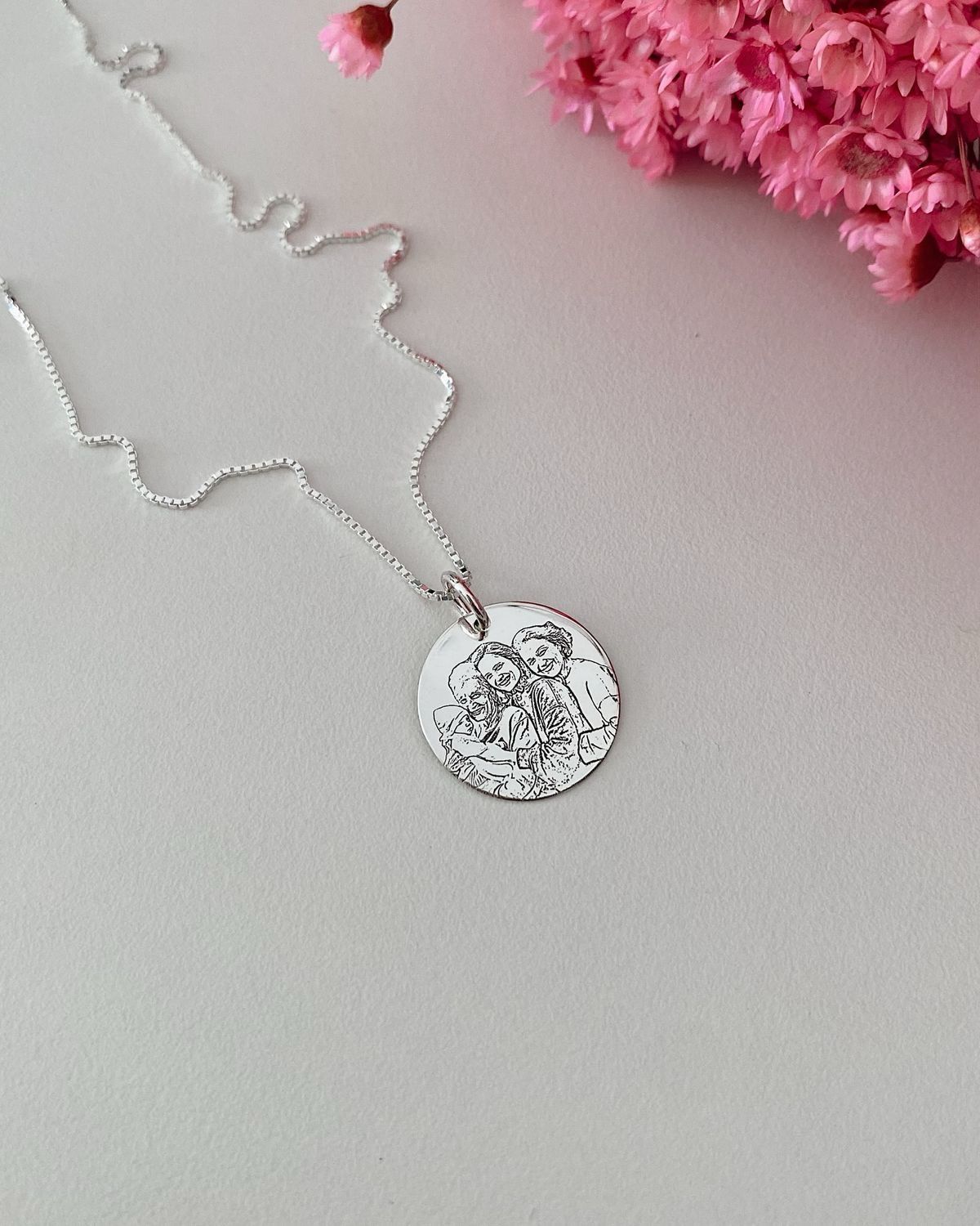 Collar con dije símil dibujo plata 925