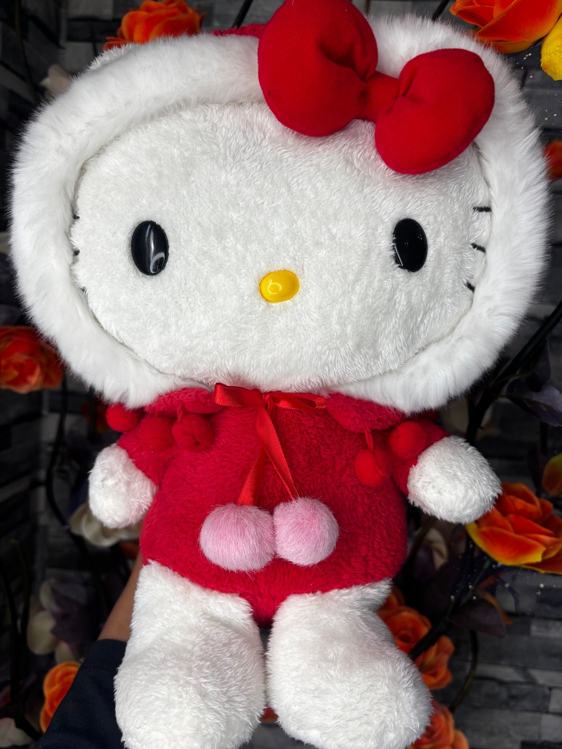Hello Kitty in Christmas Outfit
