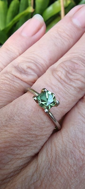 Green Parti Hex Sapphire 0.75crt