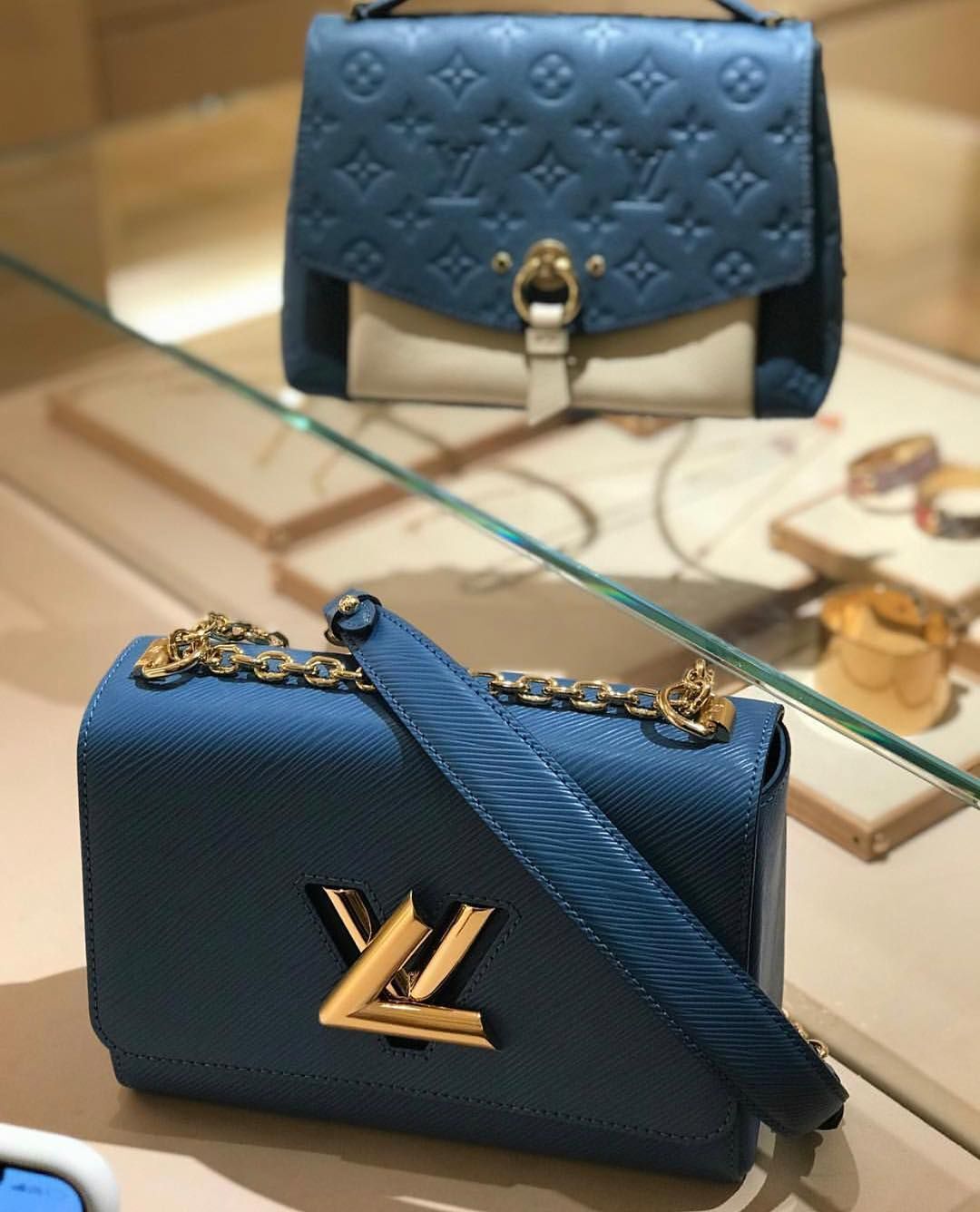 Twist MM Bag - Luxury Epi Leather | LOUIS VUITTON