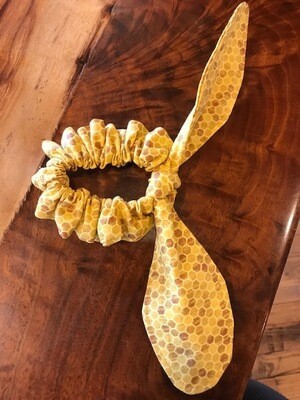 Honeycomb Scrunchie with Tail