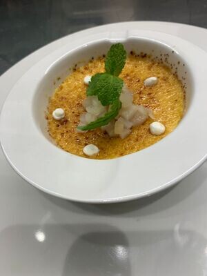 Creme brulée allo zenzero, pere caramellate E yogurt greco