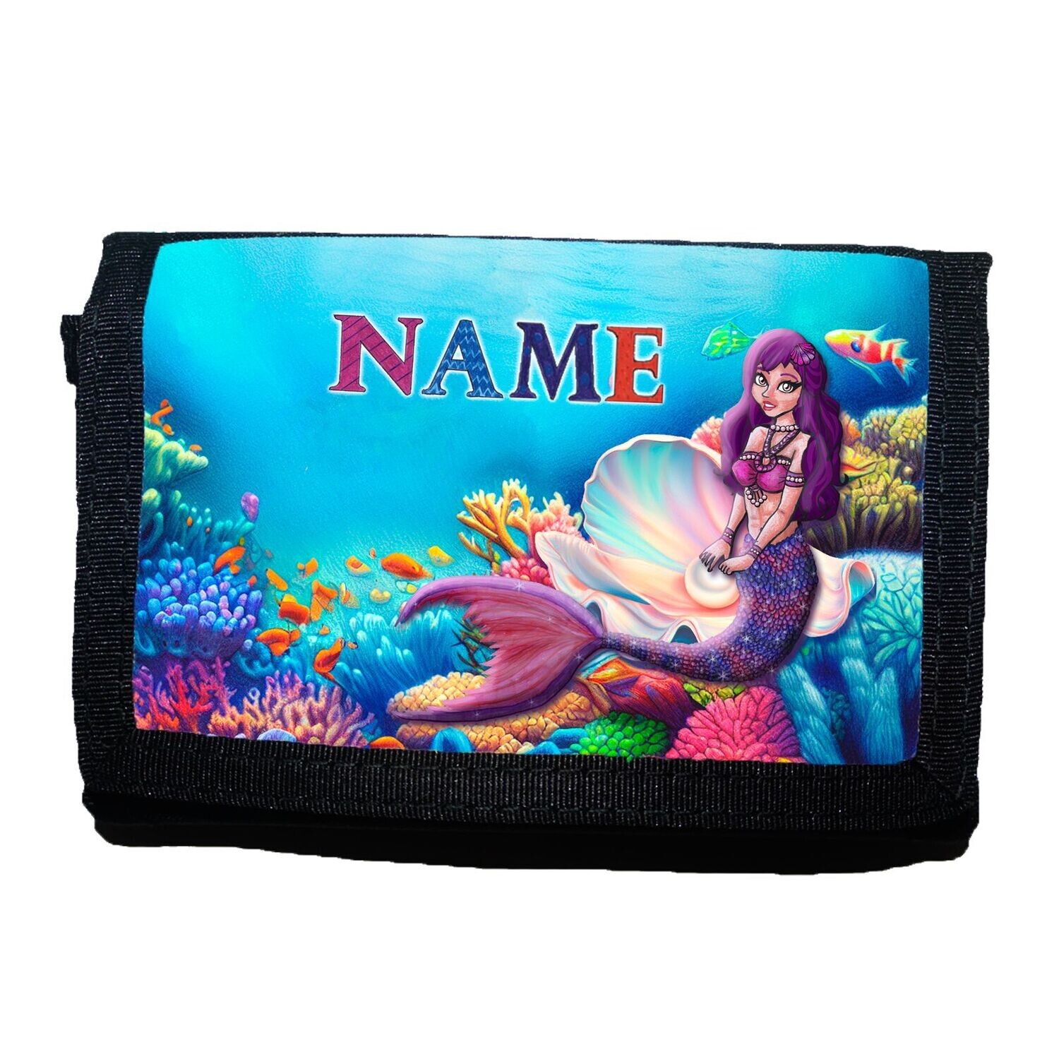 Fantastischer Kinder-Geldbeutel mit Meerjungfrauen-Motiv, die im Meer schwimmt. Mit Namen personalisierbar, ideal für kleine Unterwasserfans.