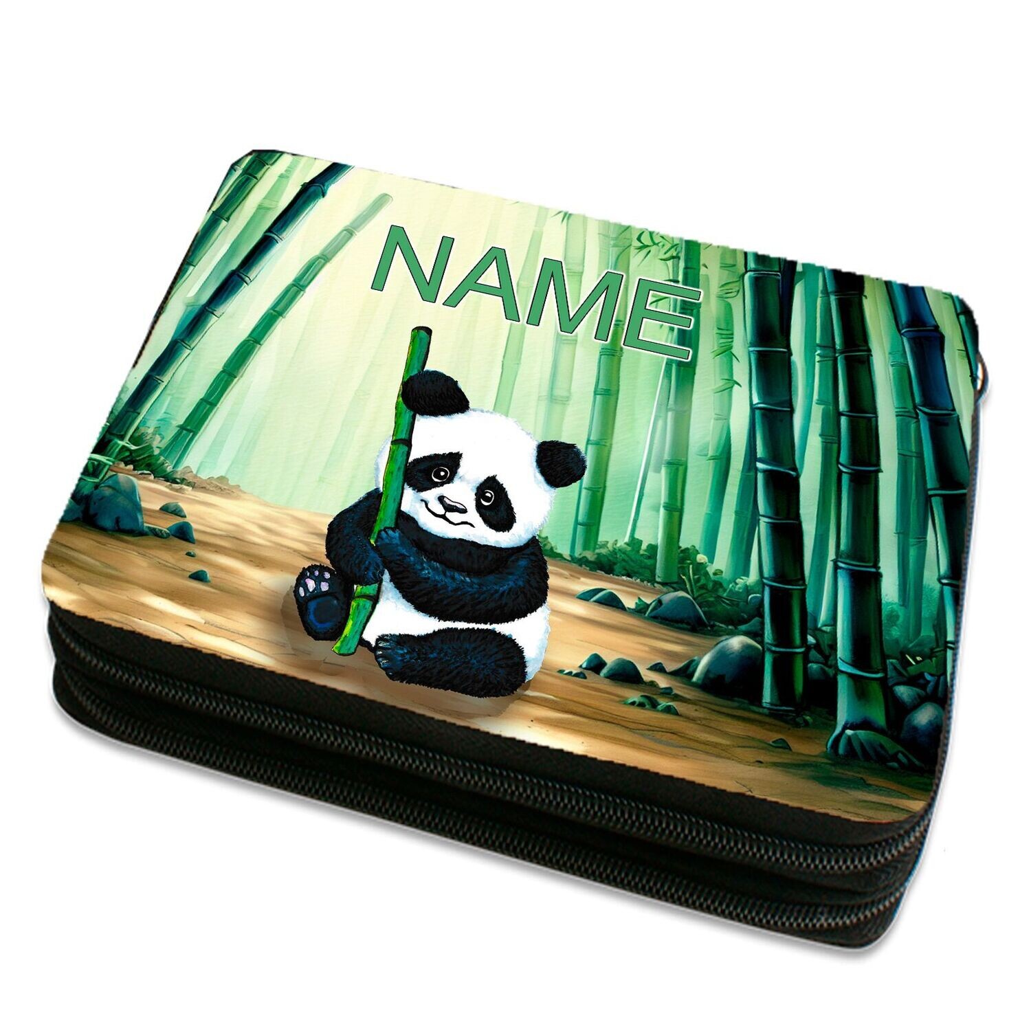 Süßes Federmäppchen mit Panda-Motiv im Bambuswald. Personalisierbar mit Namen, ideal für kleine Tierfreunde.
