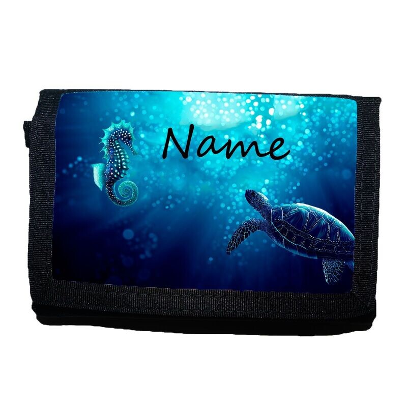 Schildkröte Geldbeutel Kinder-Geldbeutel mit Schildkröten-Motiv im Ozean, ideal für kleine Meeresforscher. Mit Namen personalisierbar.
