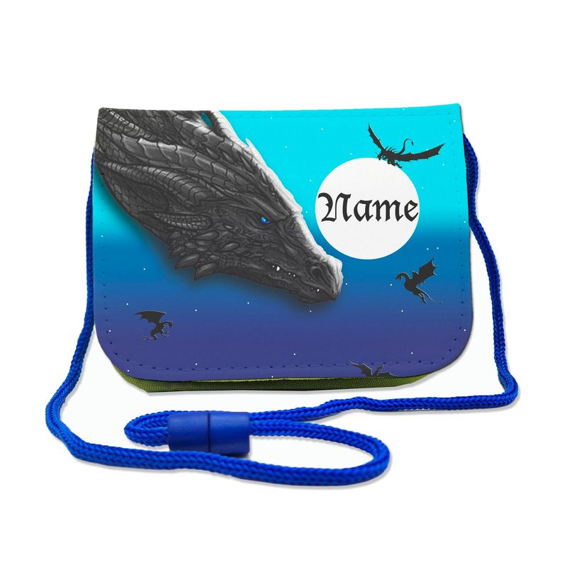 Drachenland Brustbeutel Fantasievoller Brustbeutel mit Drachen-Motiv bei Vollmond. Perfekt für kleine Märchenliebhaber mit Fach für Fahrkarten und Schnur mit Sicherheitsverschluss zum Umhängen.