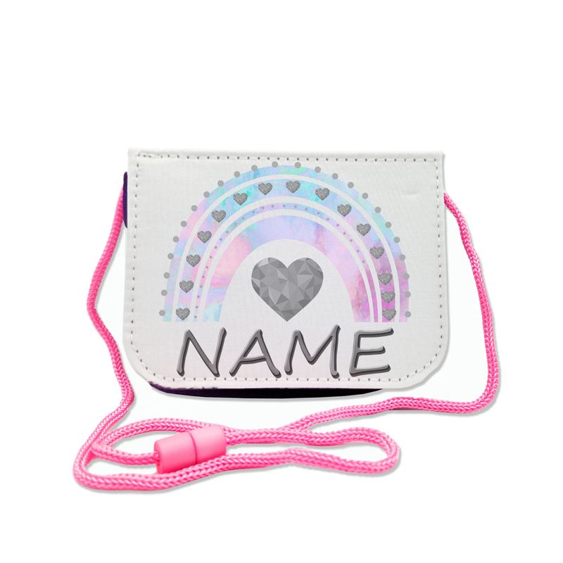 Regenbogen pastell Brustbeutel Brustbeutel mit sanftem Pastell-Regenbogen-Motiv, ideal für kleine Träumer. Transparentes Fach für Busfahrkarten und Schnur mit Sicherheitsverschluss zum Umhängen.