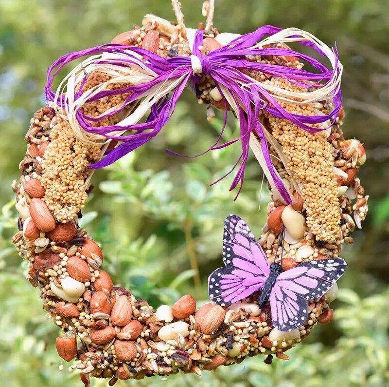 Wreath Tweet 6”