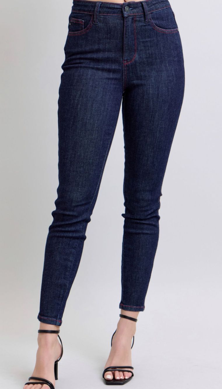 Judy Blue HW heart shaped Back pocket skinny jeans