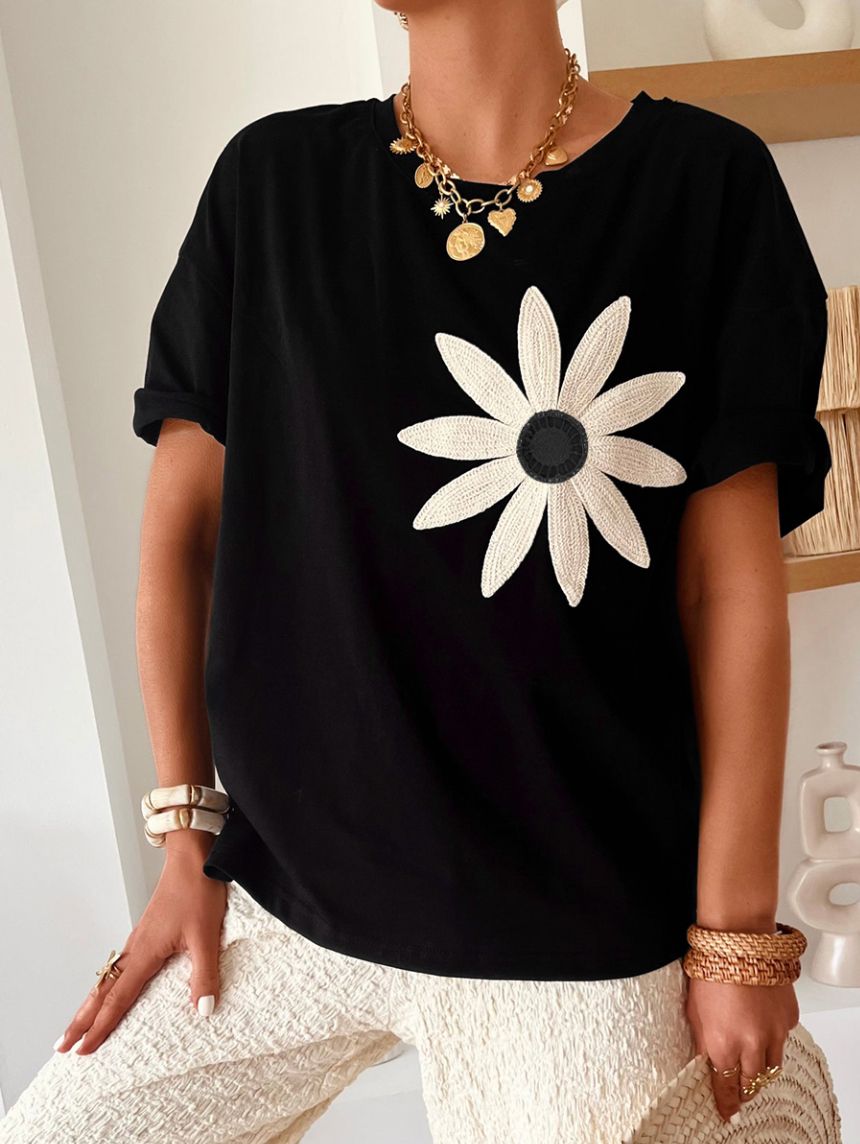 Crochet Floral Graphic Drop Shoulder Loose Tee