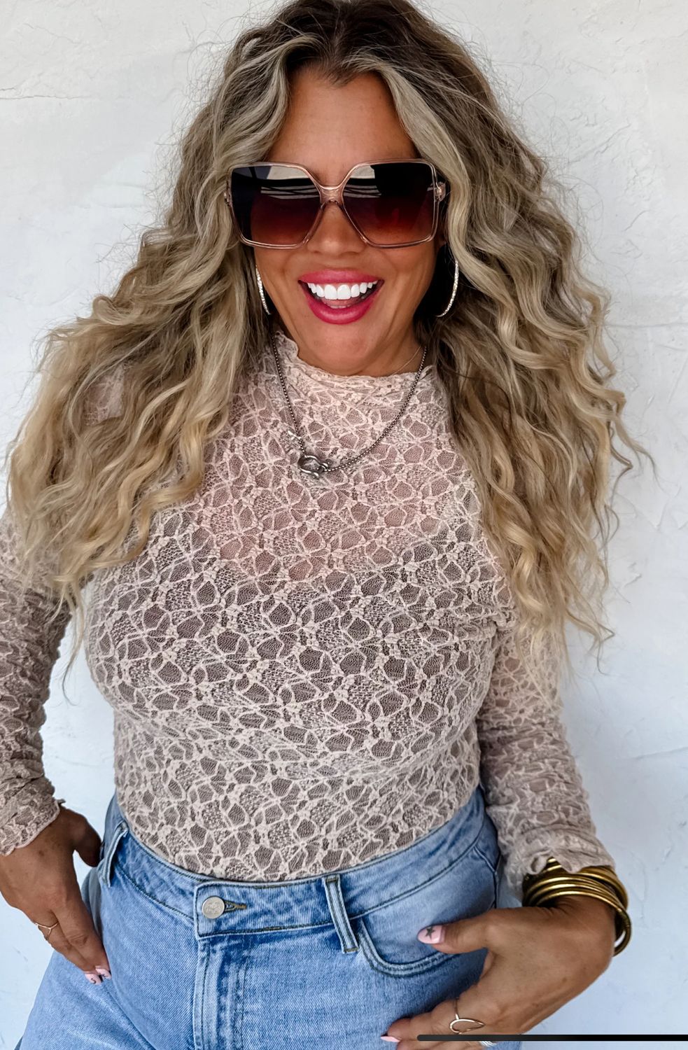 JOLIE LACE THUMBHOLE TOP