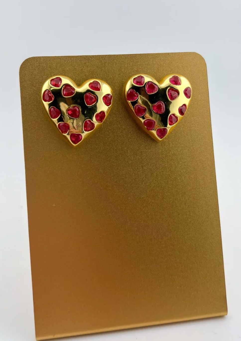 Loving Gaze Heart Earrings