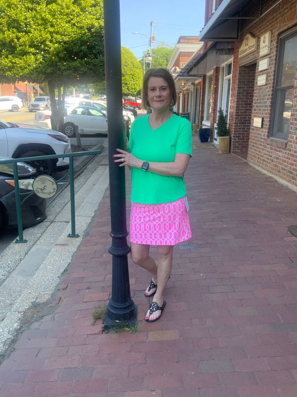 Lulu-B V-Neck Short Sleeve Top