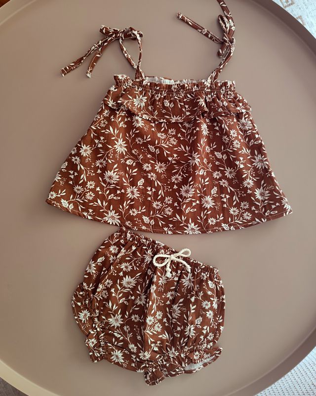 Conjunto Floral Chocolate