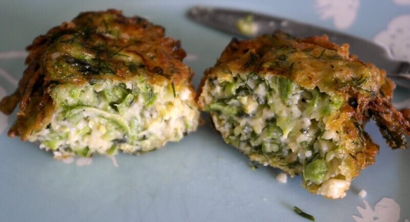 CROQUETAS DE CALABACÍN (Kolokithokeftédes)