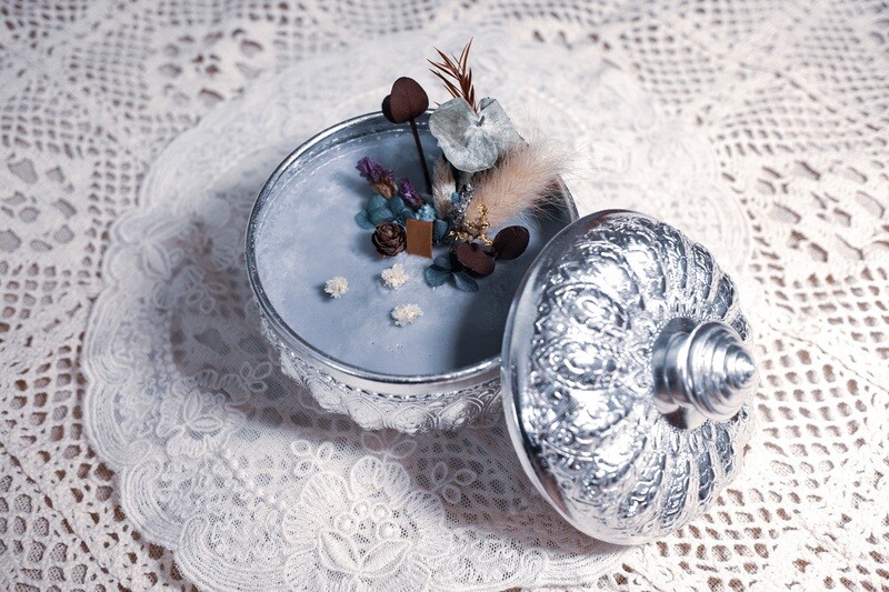 Metime Treasure Box scented candle