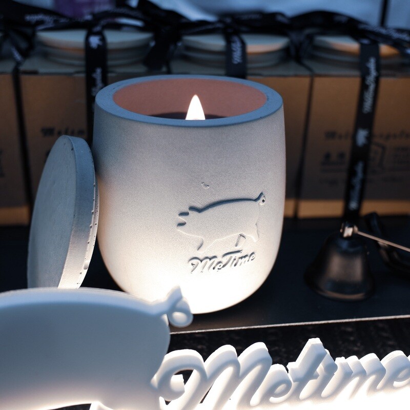 Daily Metime scented candle
