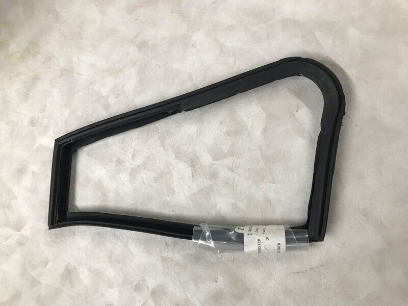 MG MGB ROADSTER 1/4 LIGHT SEAL RIGHT HAND QUARTER LIGHT SEAL R/H 17H2505