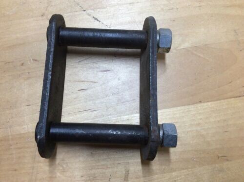 NEW BRITISH HERITAGE MGB MGC GT V8 REAR SPRING SHACKLE KIT PART NO AHH5018K
