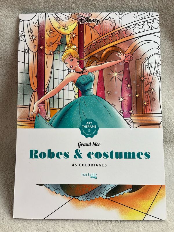 Kleurboek Robes & Costumes