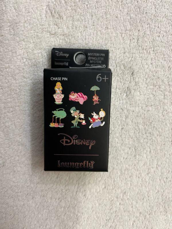Loungefly Mystery pin Alice in Wonderland