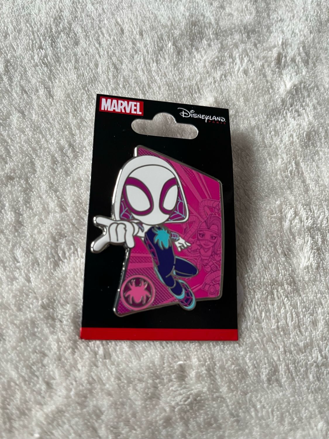 Pin Gwen